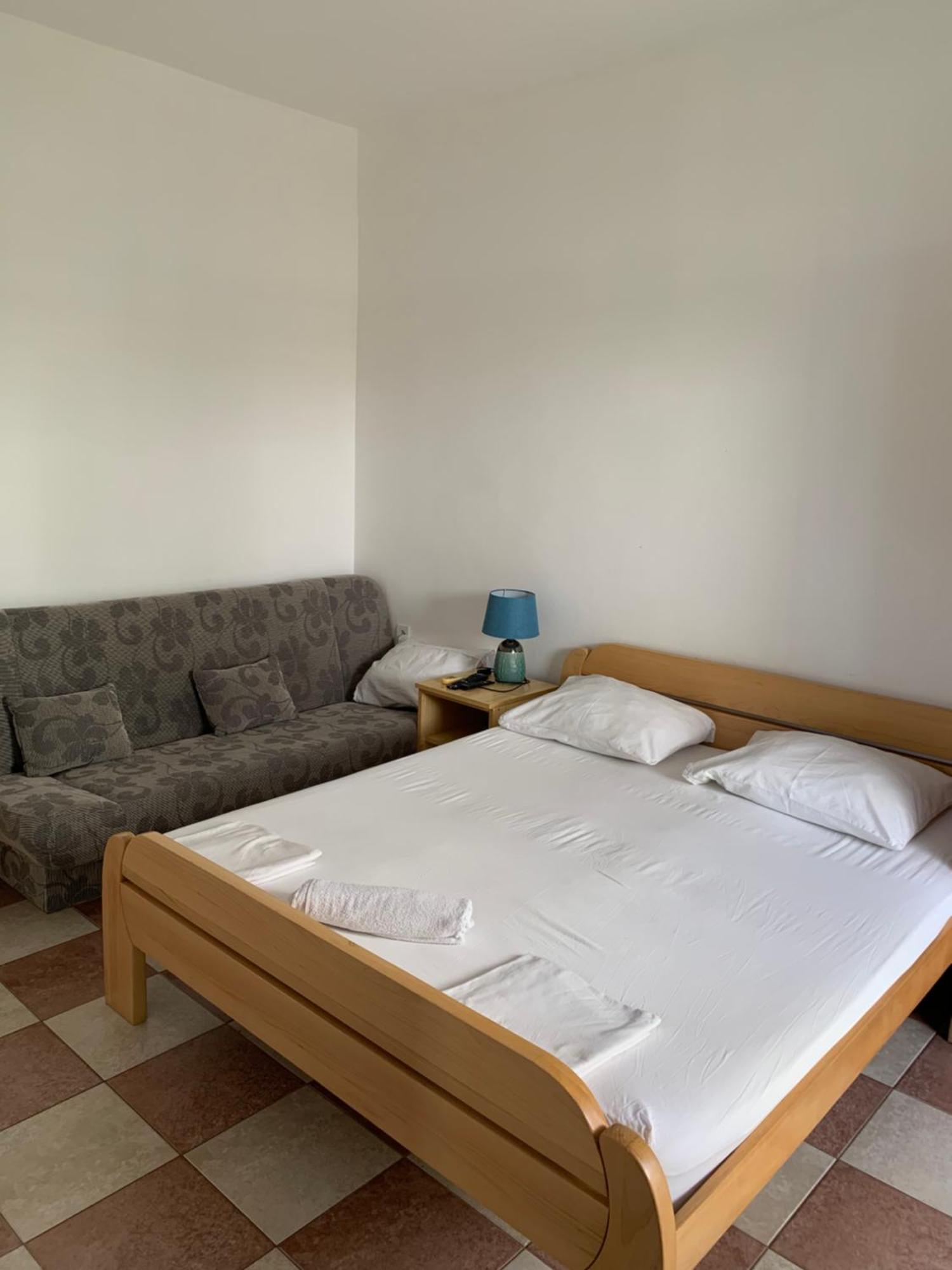 Anita Guest House Tivat Eksteriør billede