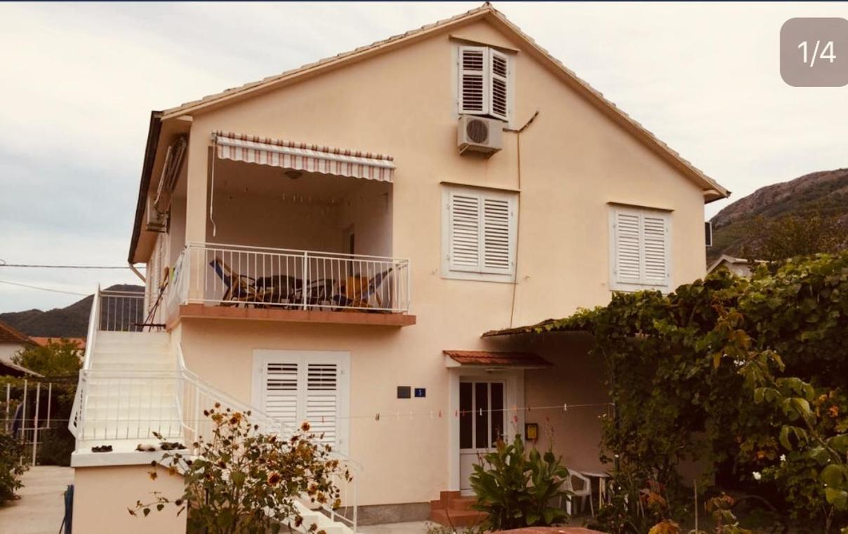 Anita Guest House Tivat Eksteriør billede